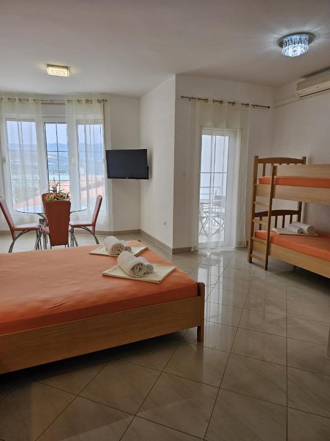 Apartmani Barnjak Trogir Eksteriør billede